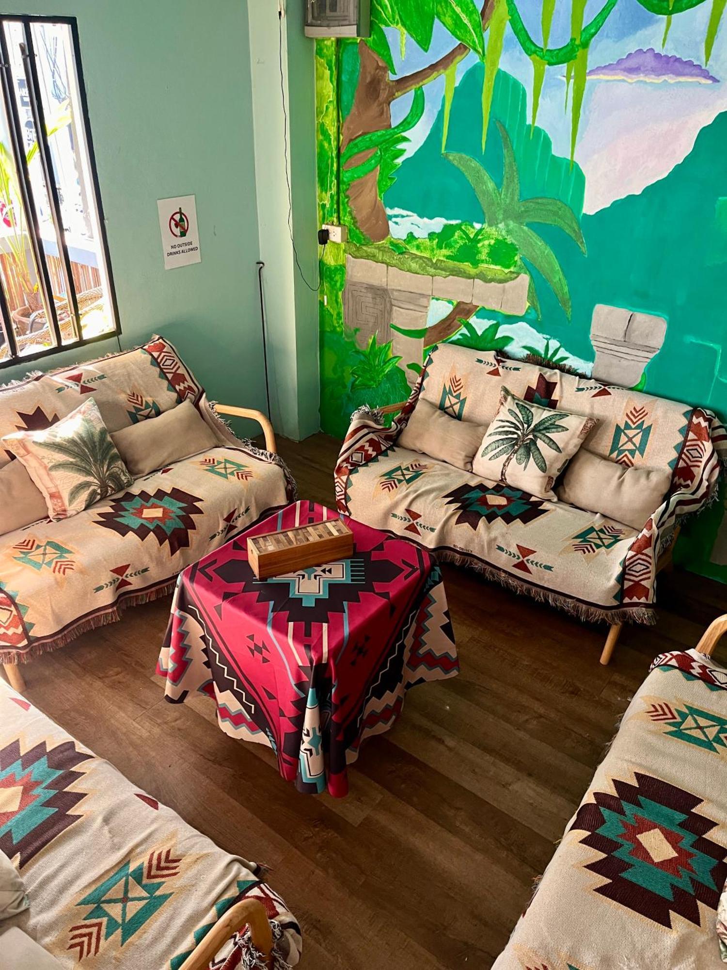 Tiki Tribe Bar & Hostel タオ島 エクステリア 写真