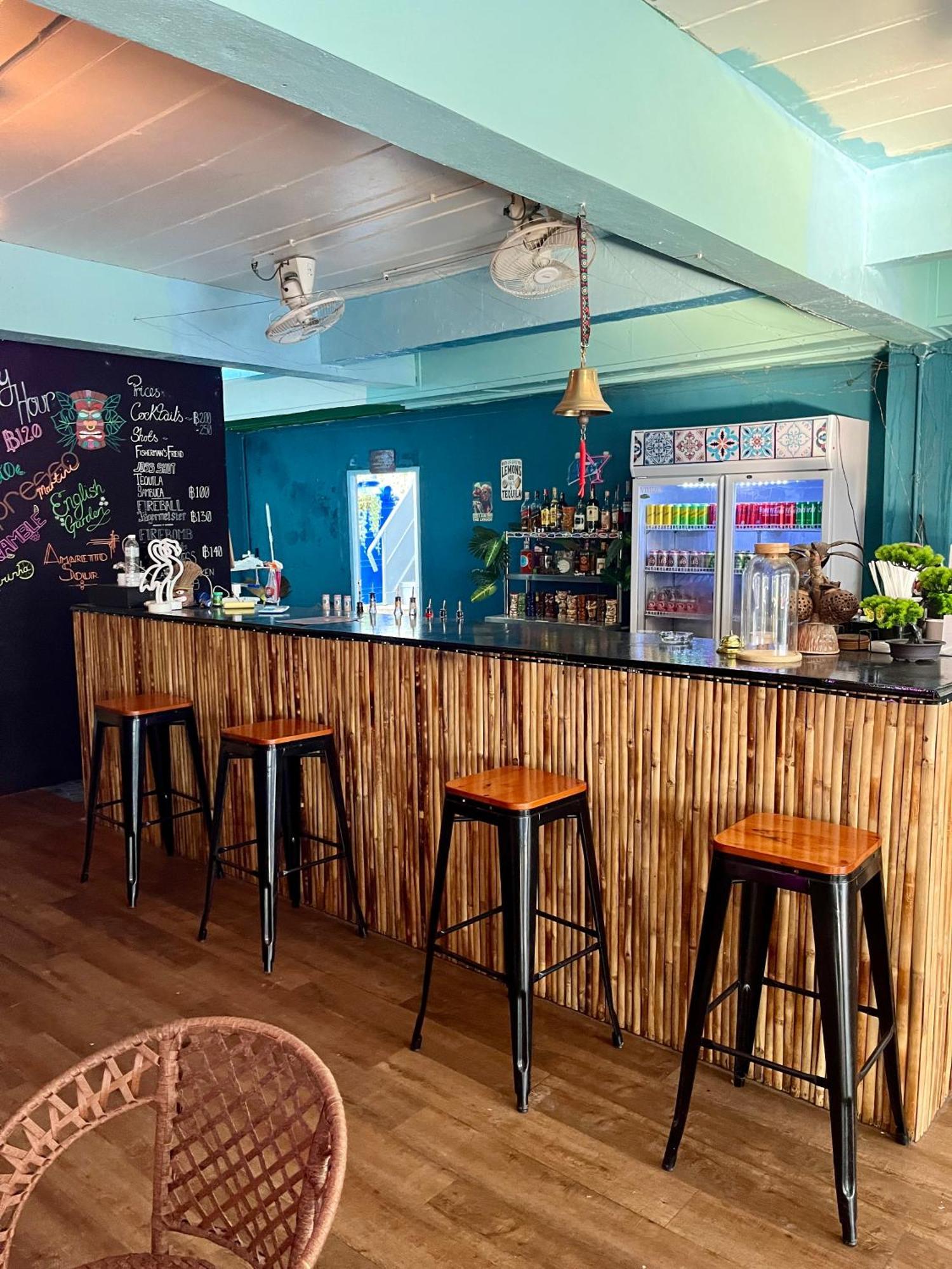 Tiki Tribe Bar & Hostel タオ島 エクステリア 写真